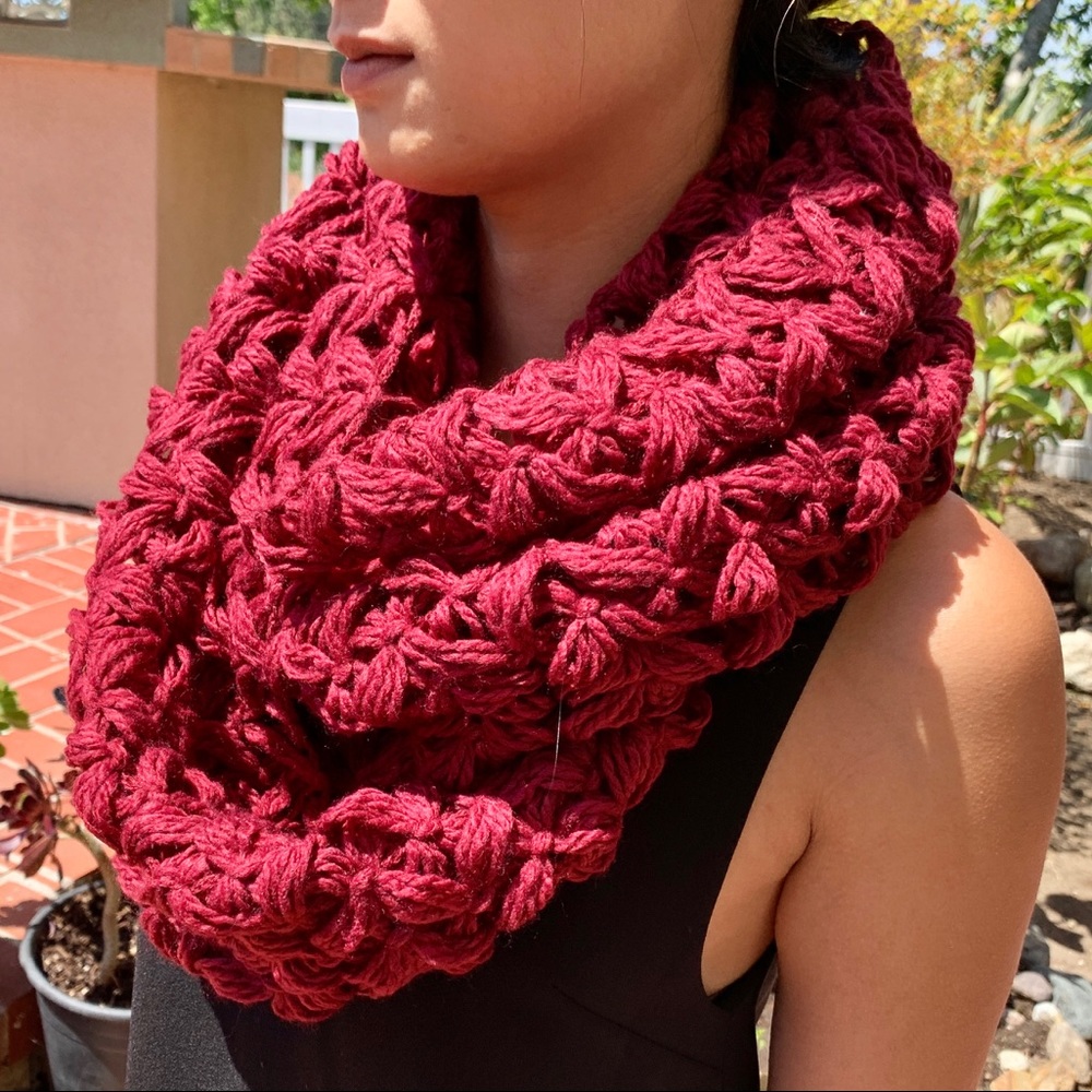 Francesca’s Burgundy Knit Infiniti Scarf *NWT*